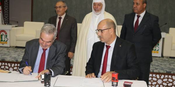 المجلس الأعلى للغة العربية وجامعة محمد خيضر – بسكرة يوقعان اتفاقية تعاون لتعزيز البحث العلمي وخدمة اللغة العربية